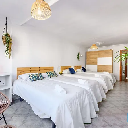 Malaga Central Station Apartment Exterior photo